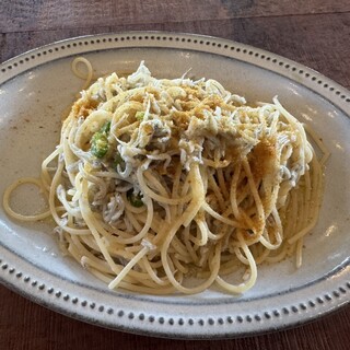 カフェ レストラン バー オンザヒル_1