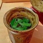 六本木 大皿焼肉 老中 - 「出汁香る和牛の肝吸い」その日の一番出汁 ハチノス ハツモト