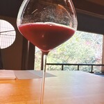 SÉN - ブラックベリーとアルコールを飛ばした赤ワイン、バラのピューレのノンアルカクテル