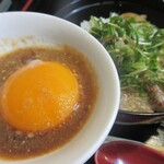 おいしい台所12カ月 - 別添えの卵黄は、ごまだれ味のたれ