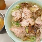 中野 邦ちゃんラーメン - チャーシュー麺(塩変更)、生卵