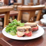 まちのパーラー - サンドイッチセット：カンパーニュでフレッシュトマトとペコリーノ (930円) '14 11月中旬