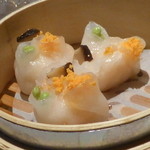 Shang Palace - 海老、竹の子、さやえんどうの三色蒸餃子