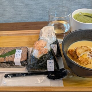 今日もスープとおにぎり_0