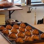 ベーカリー 栞 - 