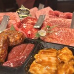 俺の焼肉 - 俺の牛皿プレート（800g）ホルモンあり
