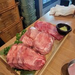 焼肉一心たん助 旦 - 