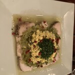 レトノ - 鶏胸肉。料理は目で食わせるというが、見ているだけで唾液が溢れ出す。