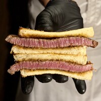 焼肉牛印 銀座店 - シャトーブリアンステーキサンド