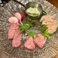 焼肉牛印 銀座店 - 厚切り肉に上ミノ