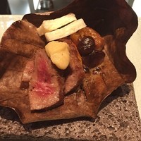 ATAMI 海峯楼 - 松阪牛〜♡フォアグラ♡
                      朴葉焼き