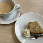 ル・ドゥ・マルシェ - ブラックコーヒー、と、紅茶のシフォンケーキ