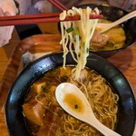 チャイナボイジャー - 豚角煮とマーボー豆腐のあんかけ麺