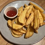 PISOLA - 山盛りポテト(温製料理)