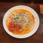 スパゲッテェリア・ピアノピアノ - パスタ 生ソーセージときのこクリーム
