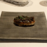 カンテサンス - 穴熊のタルトフランぺ　赤ワインのラグーソース