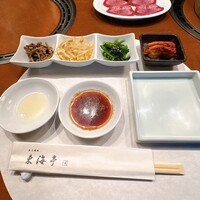 松阪牛炭火焼肉 東海亭 - 