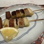 路地裏居酒屋こうじ - 毎回オーダーするネギマグロ串焼き