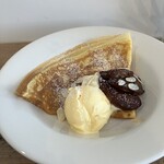 喫茶tton - 華やか紅色とかなくても、全然負けてない！見目麗しいお姿です