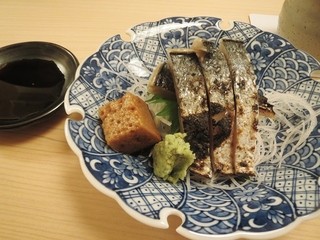 Kappo Takeuchi - 向付　さごしの焼き霜　出汁ムースと醤油で