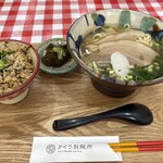沖縄そば タイラ製麺所 国際通り店 - 