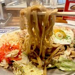 焼きそば スタンドバイミー - こんな感じの平太麺。コシも強い。