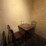 シフク食堂 - 店内奥のテーブル席