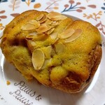 KAWAGUCHIKO BAKERY by saintcloud - 料理写真:アーモンドクロワッサン