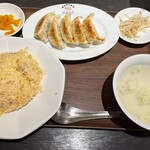 渋谷餃子 - 餃子チャーハン定食