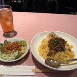 シェフス - 肉のせ炒飯大盛