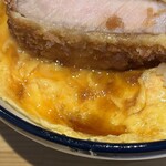とんかつ小熊 - 玉子は固まっています。