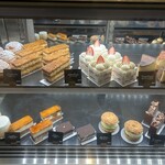 エミリー・フローゲ - 