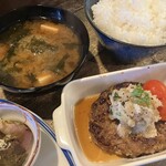 居酒屋もくもく - おろしハンバーグ、具沢山味噌汁、ご飯