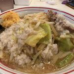 蒙古タンメン中本 - 味噌豚麺具材アップ