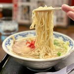 博多麺房 赤のれん - 博多らぁめん