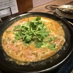 桜梅桃李 - 貴州苗族的　発酵トマトとアンコウの土鍋煮込み