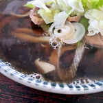 くに一 - 甘味が少ないあっさりとしたおつゆ。