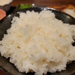 魚とめし かねむ食堂 - ｢ごはん｣(大盛無料)！