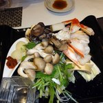 一 - とら河豚とズワイ蟹の柚子出汁小鍋