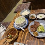 炭焼牛たん東山 - 