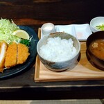 じごいもの豚 - 