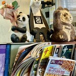 こうかいぼう - お店の中はパンダだらけ。