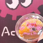 アサイ工房 別府店 - かわいい店内とアサイー