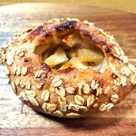 パナデリアトリゴ - りんごのカンパーニュ