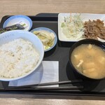 松屋 - 得朝牛皿定食400円　豆腐入りお味噌に変更＋50円