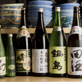 店主厳選の日本酒を堪能。季節ごとに新しい銘柄を楽しめる◎