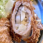 とんかつ大関 - にんにく巻ロースかつのアップ^_^