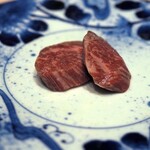 西麻布けんしろう - 燻製和牛、厳選黒毛和牛燻製ハラミ