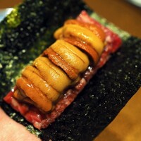 西麻布けんしろう - 和牛の雲丹ユッケドッグ