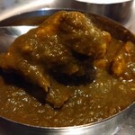 レッドチリ - チキンサグのゴロっとしたチキン